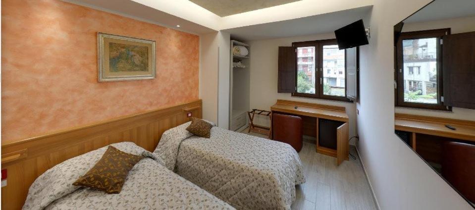 Hotel Caligiuri Decollatura エクステリア 写真